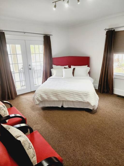 Charming And Comfortable! Medford Esterno foto